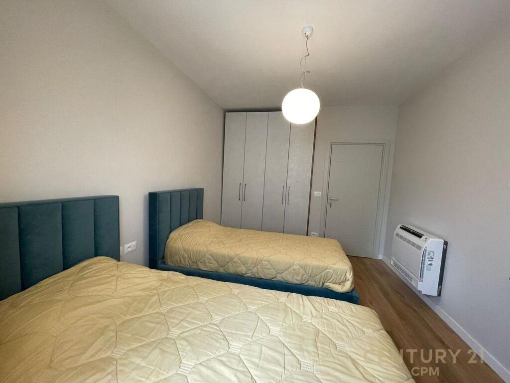 APARTAMENT 2+1 ME QIRA TEK ISH STACIONI TRENIT !