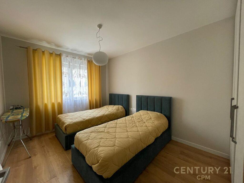 APARTAMENT 2+1 ME QIRA TEK ISH STACIONI TRENIT !