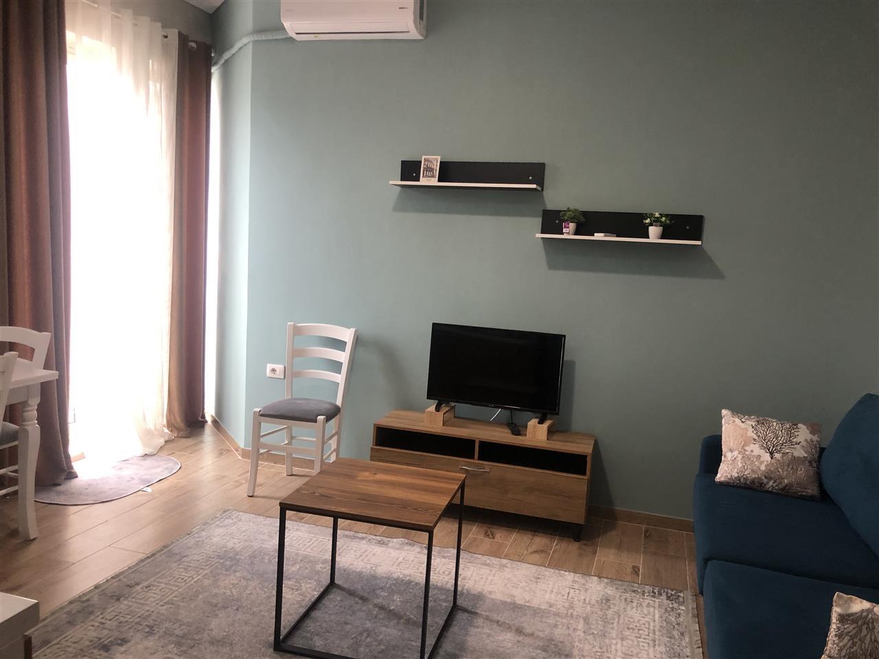 Jepet me qera apartament i mobiluar 1+1