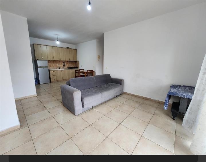 Jepet me qera Lungomare 2+1 per stundent