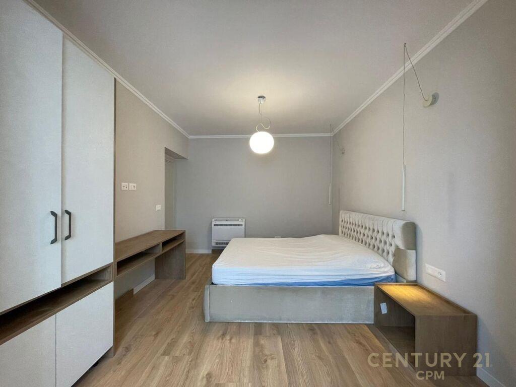 APARTAMENT 2+1 ME QIRA TEK ISH STACIONI TRENIT !