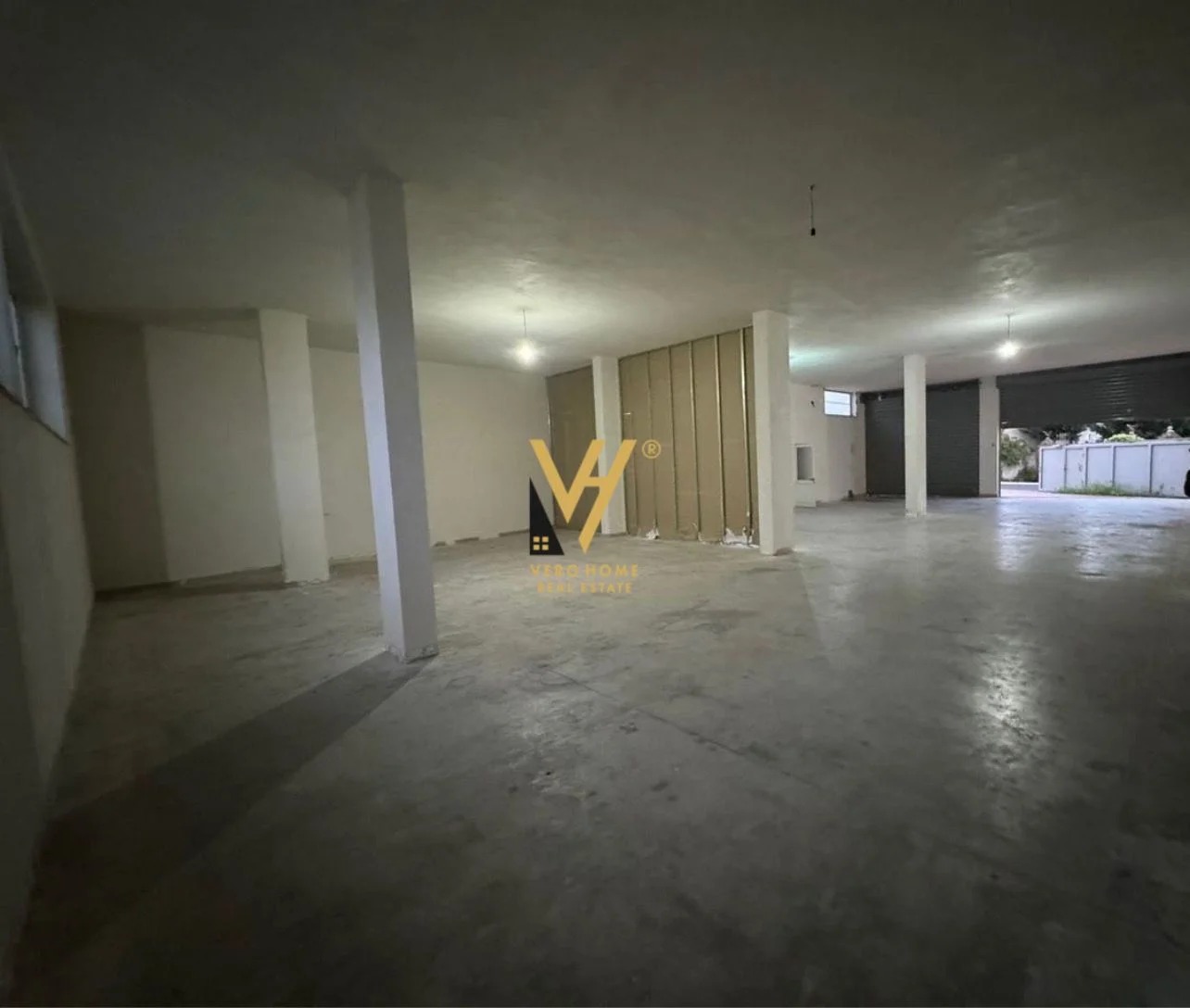 MAGAZINE 376 M2 ME QERA NE KASHAR 1.200 EURO