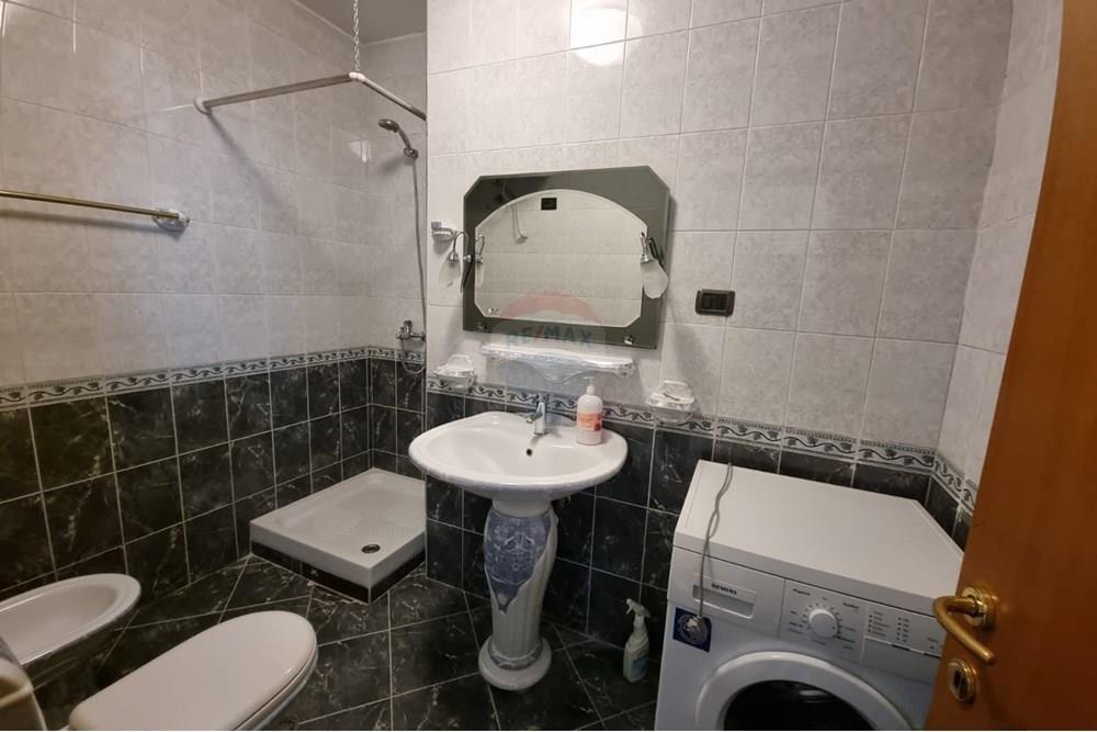 Jepet me qera apartamanet ne qender