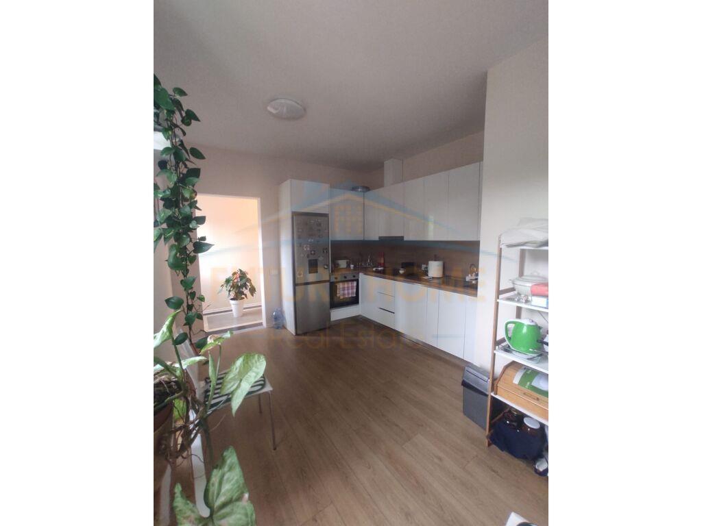 Qera, Apartament 3+1+2, Ish Ekspozita, Tiranë