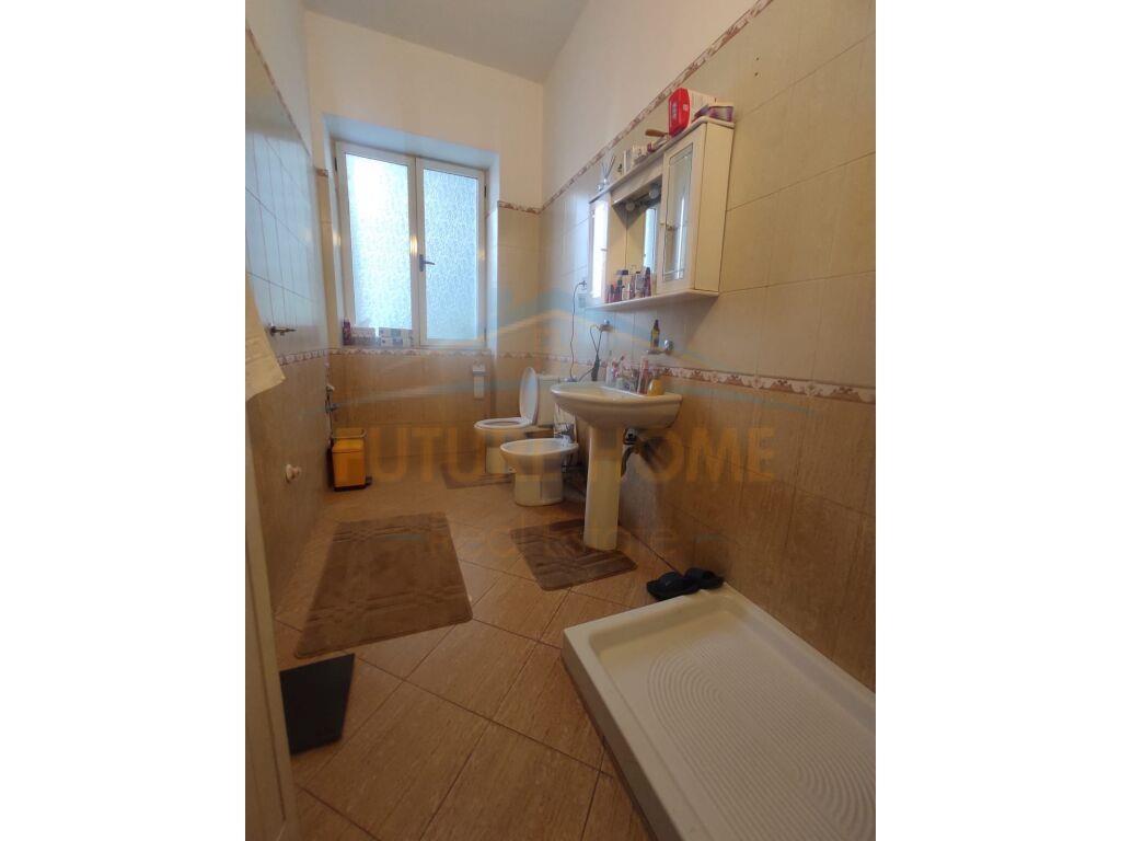 Qera, Apartament 3+1+2, Ish Ekspozita, Tiranë