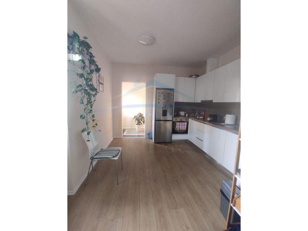 Qera, Apartament 3+1+2, Ish Ekspozita, Tiranë