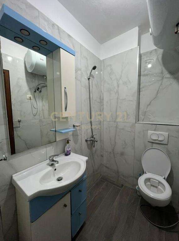 Qira | Garsoniere | 42 m² | €550/muaj | Rruga e Barrikadave