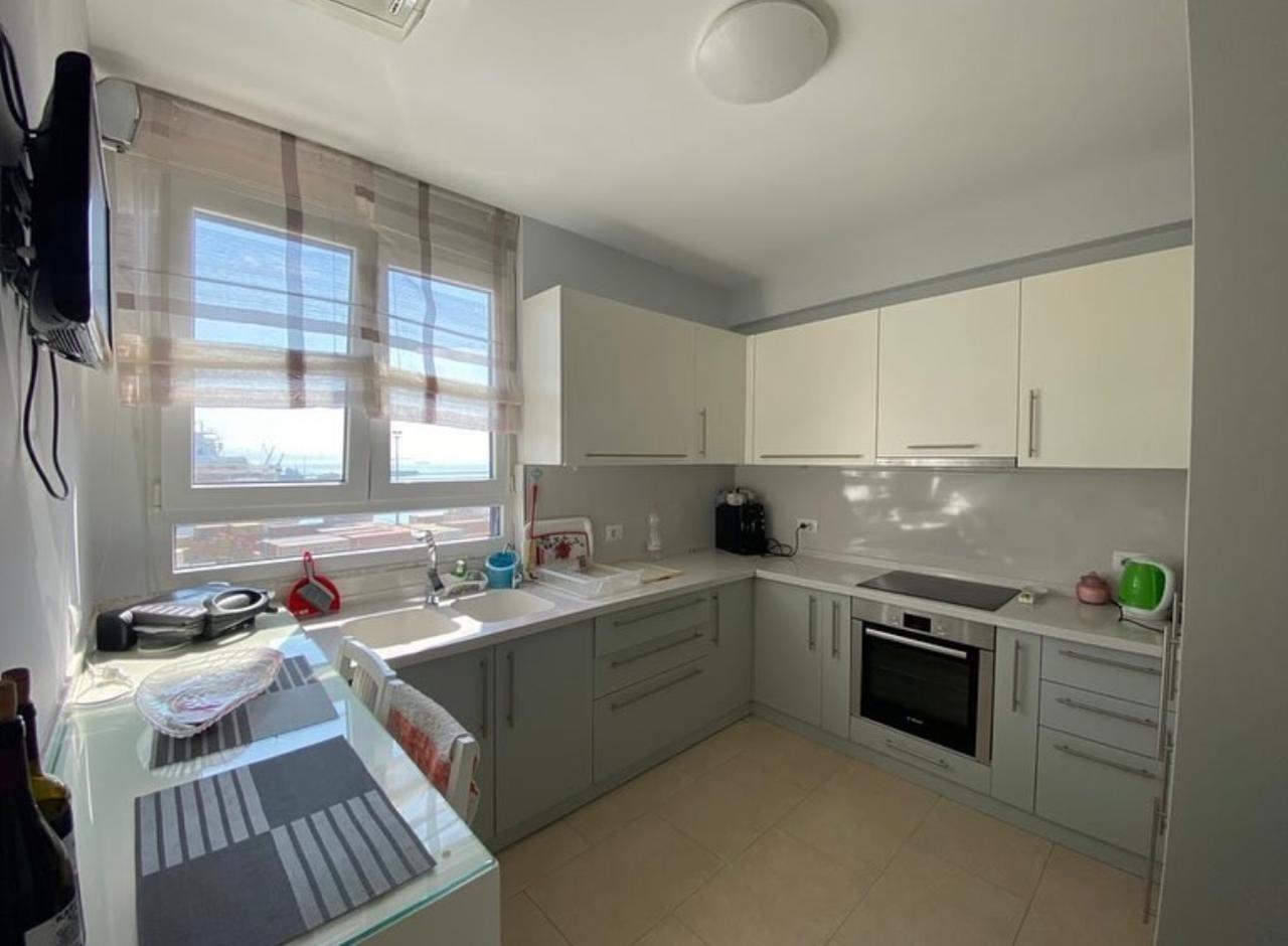 Apartament me pamje nga deti me qira