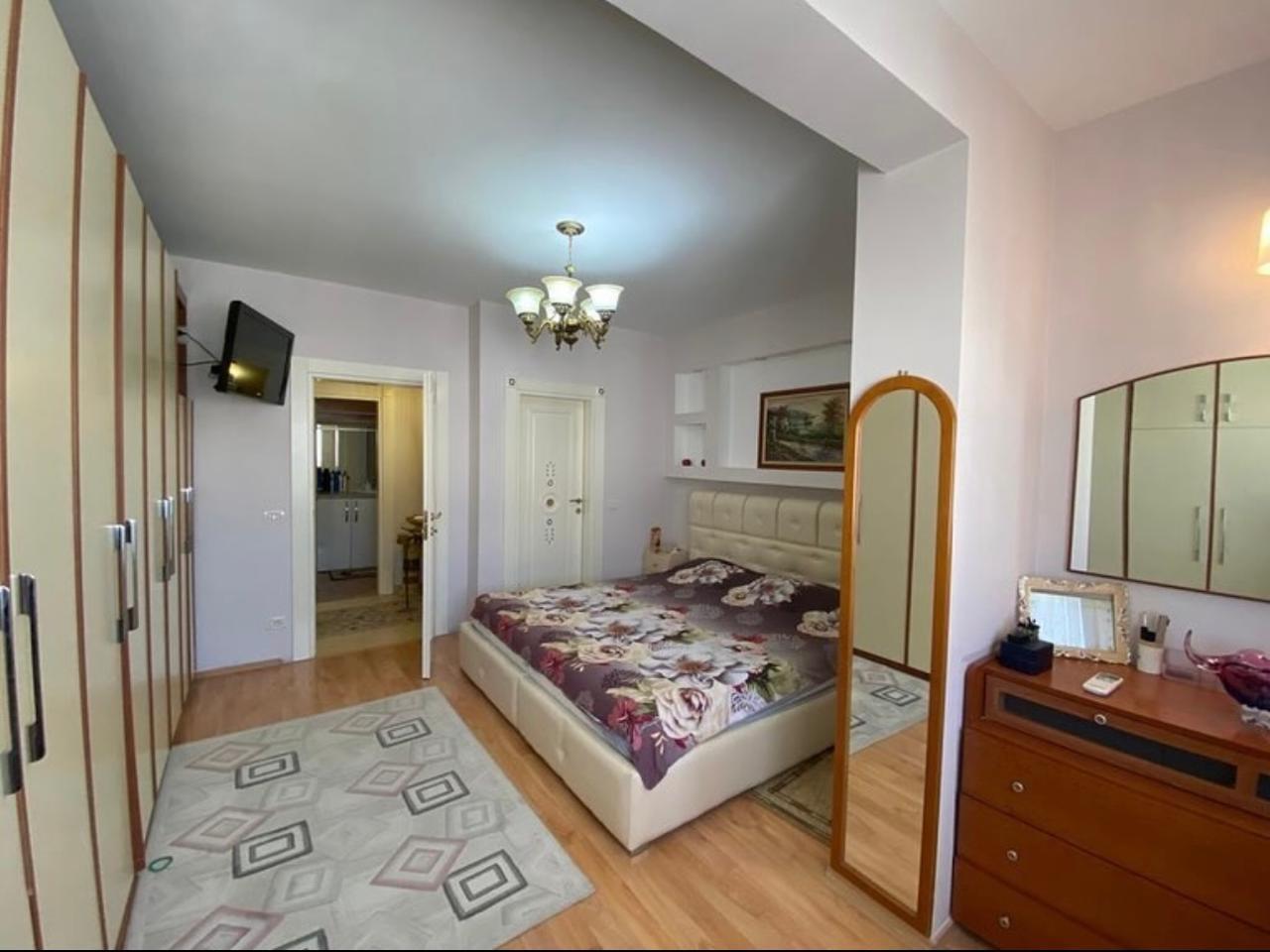 Apartament me pamje nga deti me qira