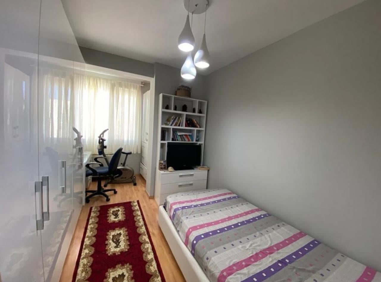 Apartament me pamje nga deti me qira