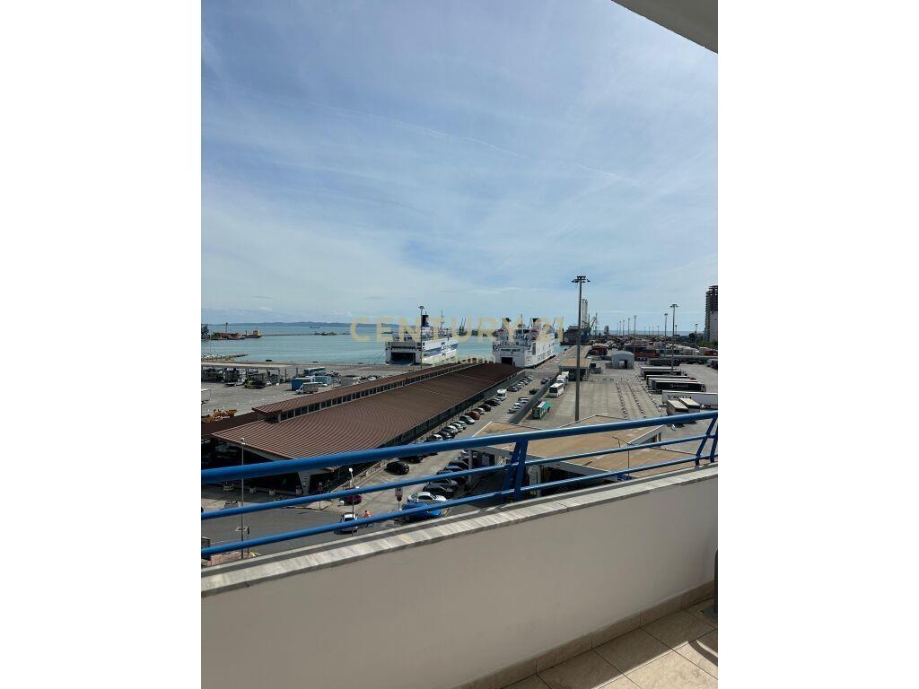 JEPET ME QIRA AMBIENT TE RRUGA E RE E PORTIT !!