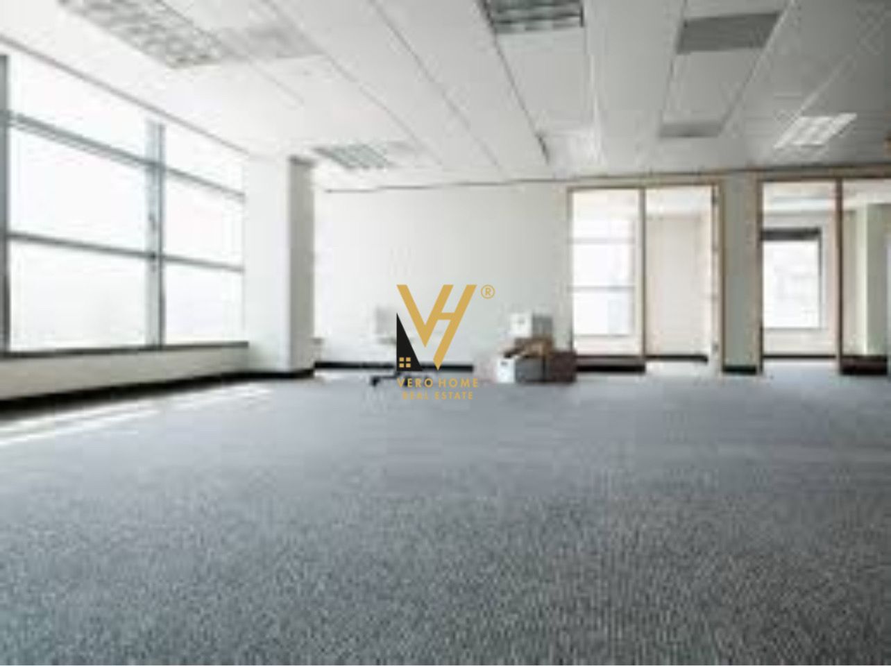 AMBJENT TE RRUGA E BARRIKADAVE 450 EURO