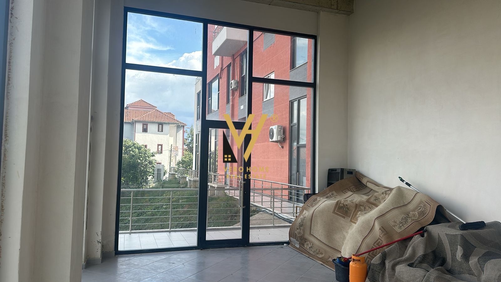 AMBIENT 600 M2 NE KOMBINAT 7.200 EURO