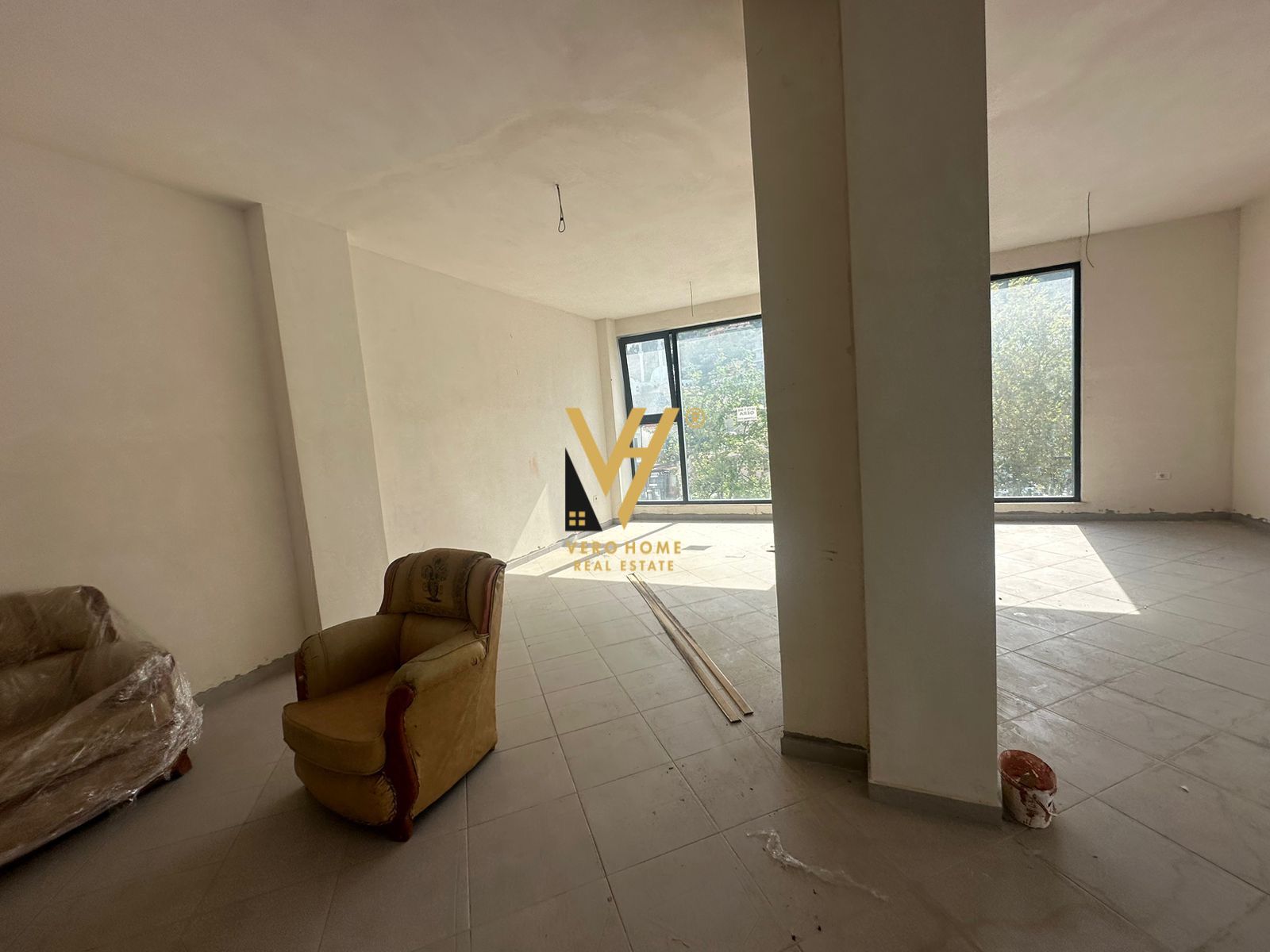 AMBIENT 600 M2 NE KOMBINAT 7.200 EURO