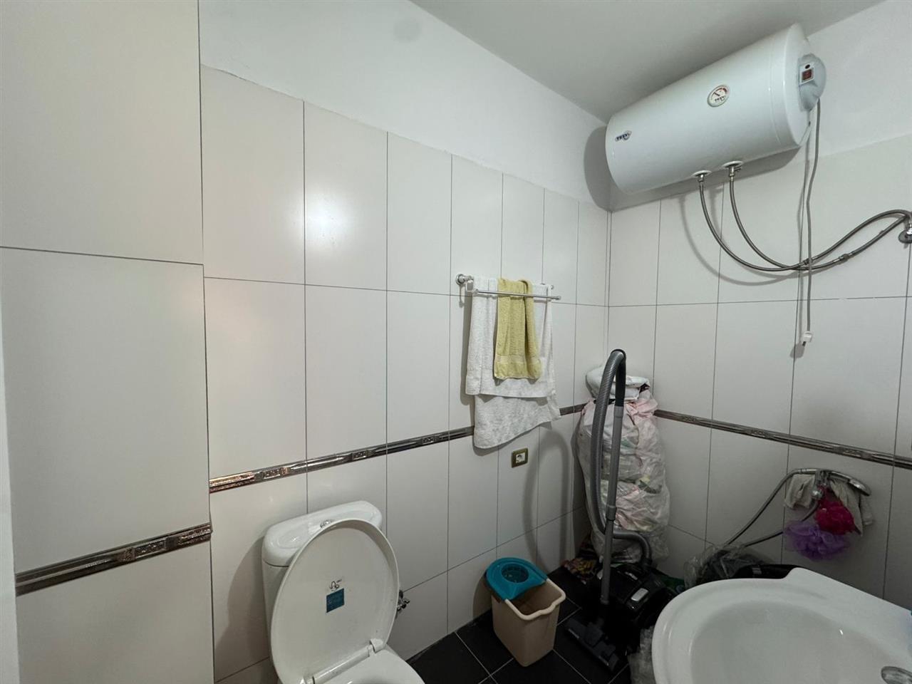 Jepet me qera ne astir