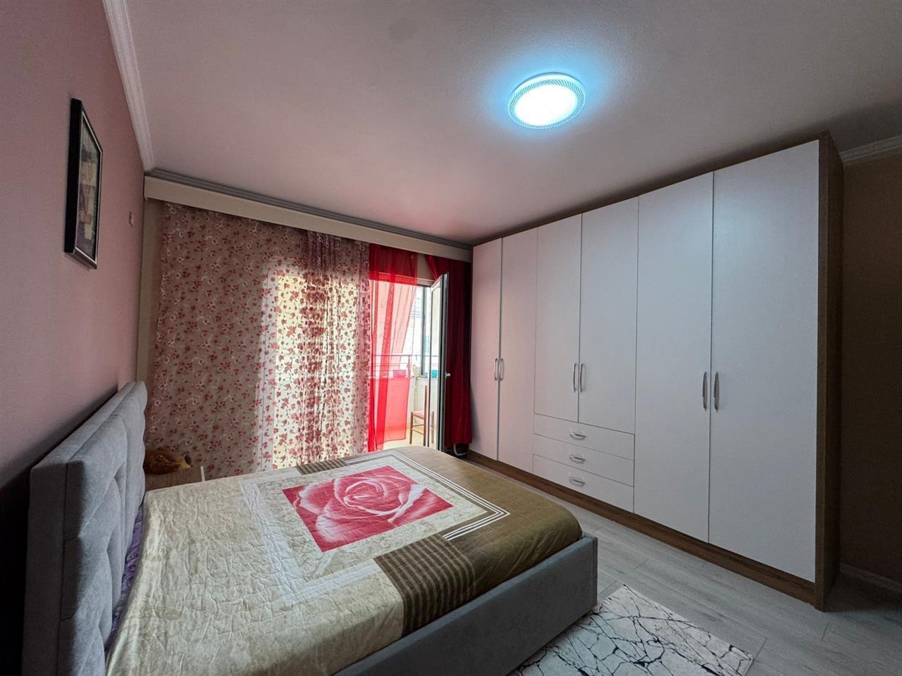 Jepet me qera ne astir