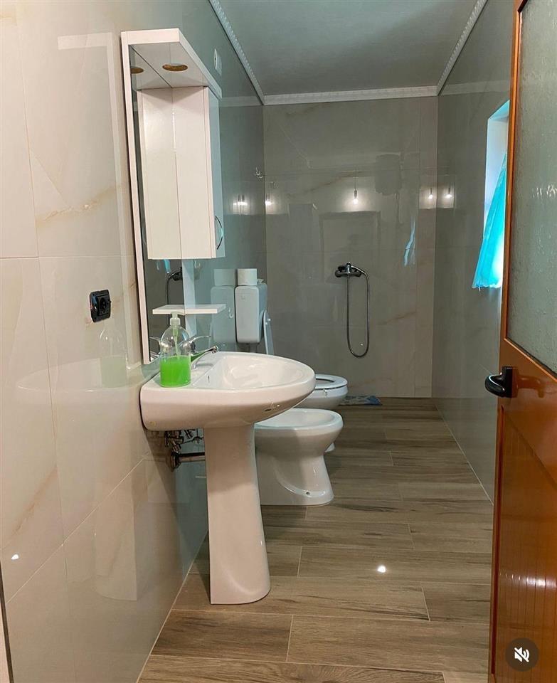 JEPET ME QERA 3+1, DURRES