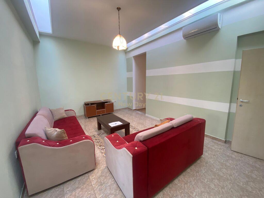 Jepet me qira apartament 1+1 prane . 300 €NEW101731