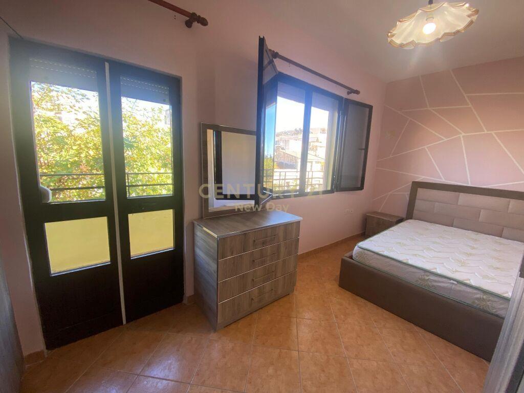 Jepet me qira apartament 1+1 prane . 300 €NEW101731
