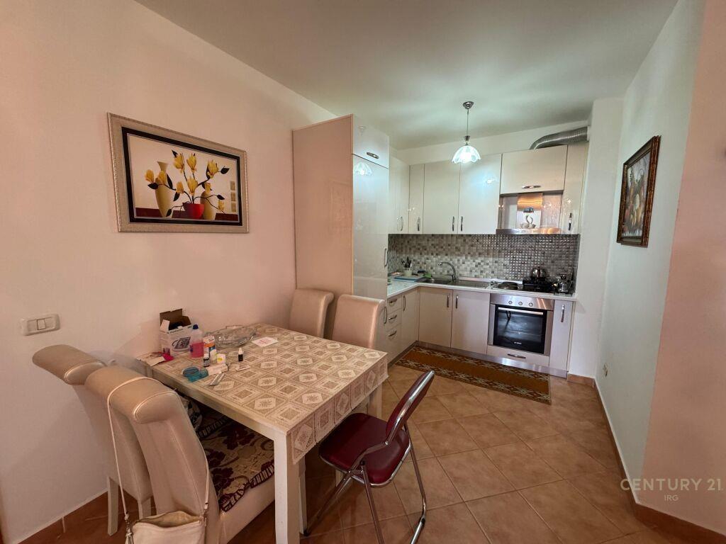 Jepet me qira 2+1 ne hyrje te Selites!IRG101759