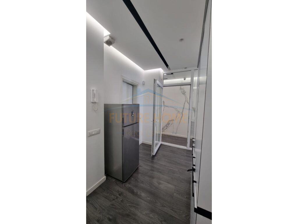 Qera , Ambjent Biznesi , Komuna e Parisit