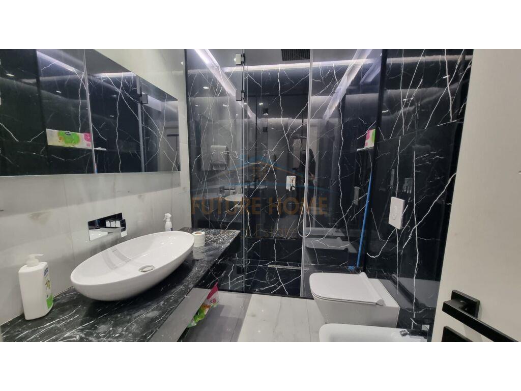 Qera , Ambjent Biznesi , Komuna e Parisit