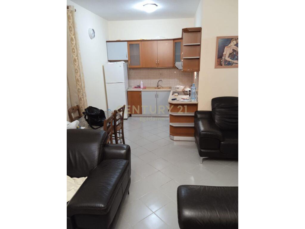 Apartament 2+1 në qera në Plazh, Durrës !!