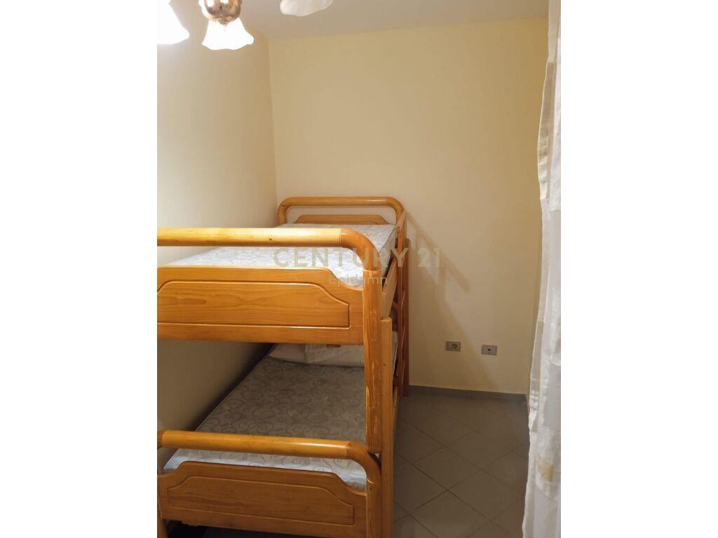 Apartament 2+1 në qera në Plazh, Durrës !!