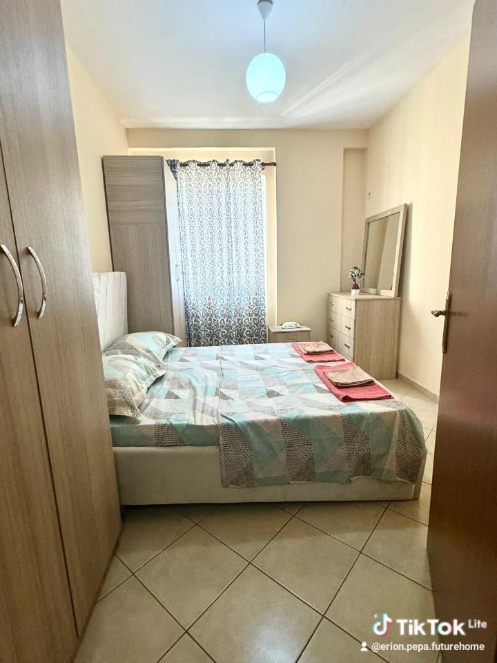 Astir tek bar Artisti 1+1 qera