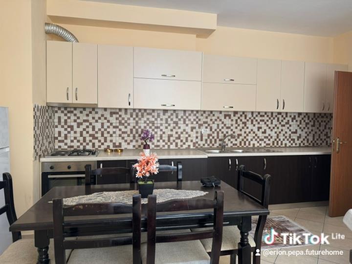 Astir tek bar Artisti 1+1 qera