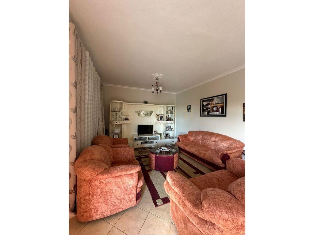 JEPET ME QERA KATI I PARE I NJE SHTEPIE PRIVATE NE SPITALLE