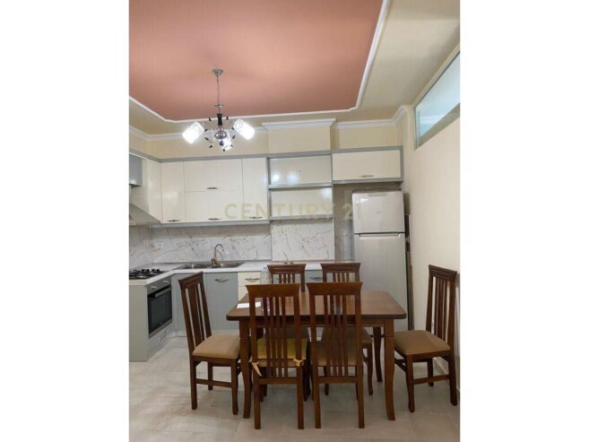 JEPET ME QIRA APARTAMENT 2+1 TEK STACIONI TRENIT!
