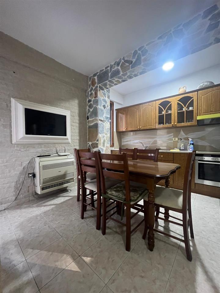 Jepet me qera 2+1, vije e pare nga deti