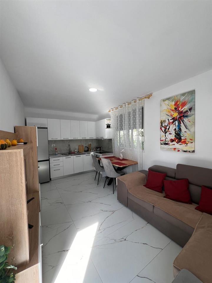 JEPET ME QERA 1+1 TEK SHKOLLA GREKE DURRES!