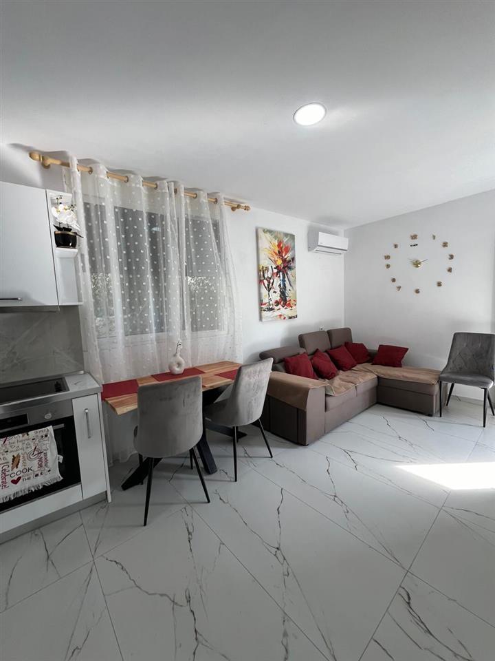 JEPET ME QERA 1+1 TEK SHKOLLA GREKE DURRES!