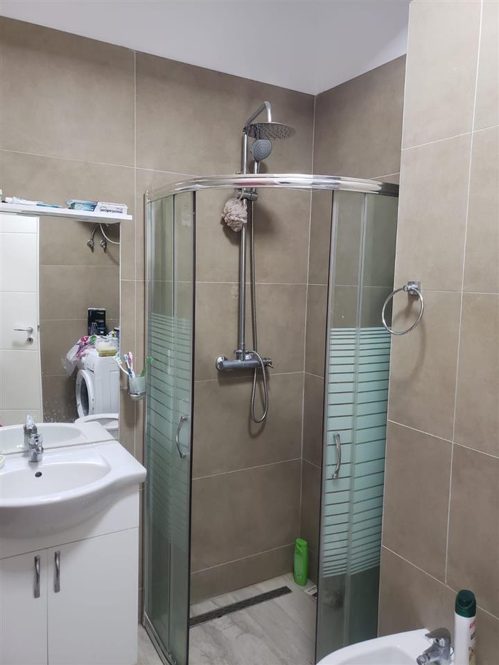 Jepet me qira apartament 1+1.Valamar