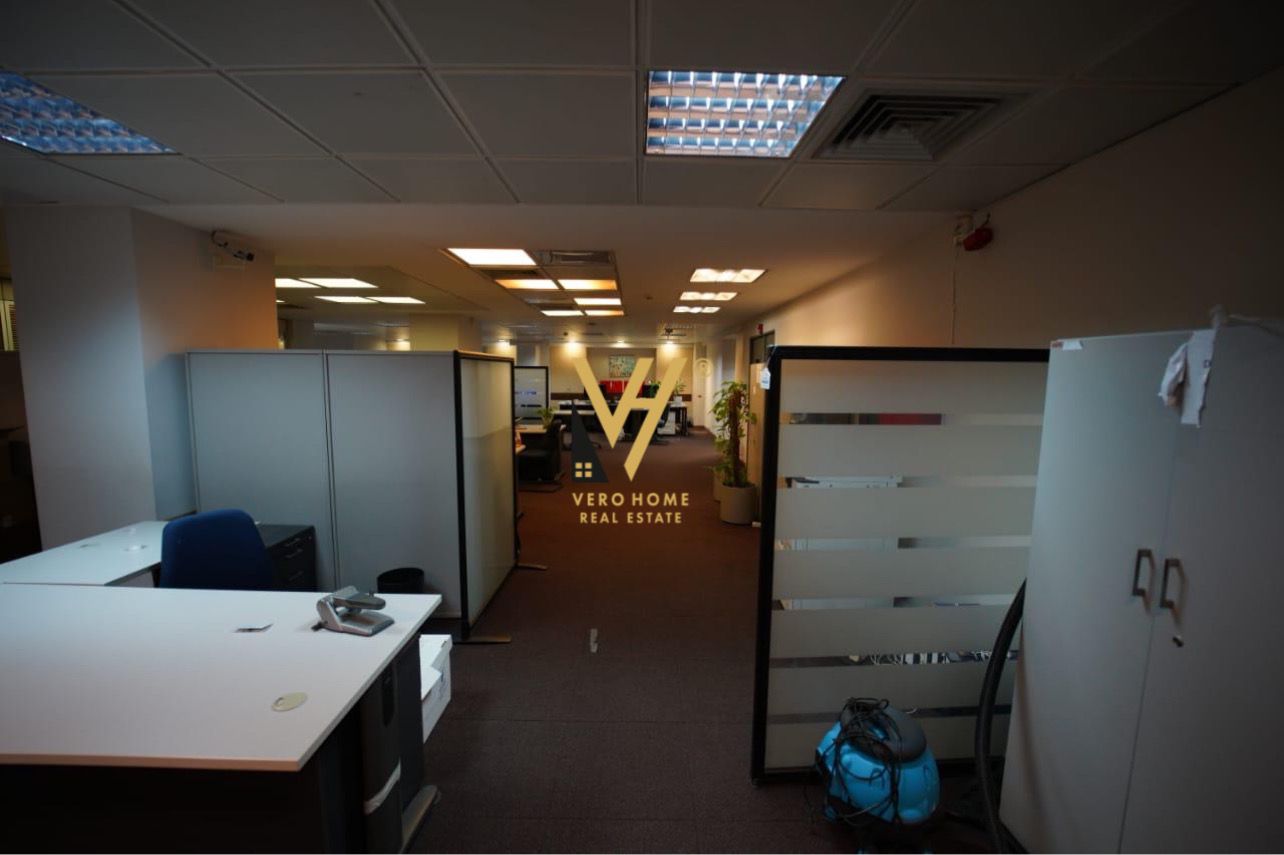 ZYRE 857 M2 ME QERA TE RRUGA E KAVAJES 12.000 EURO