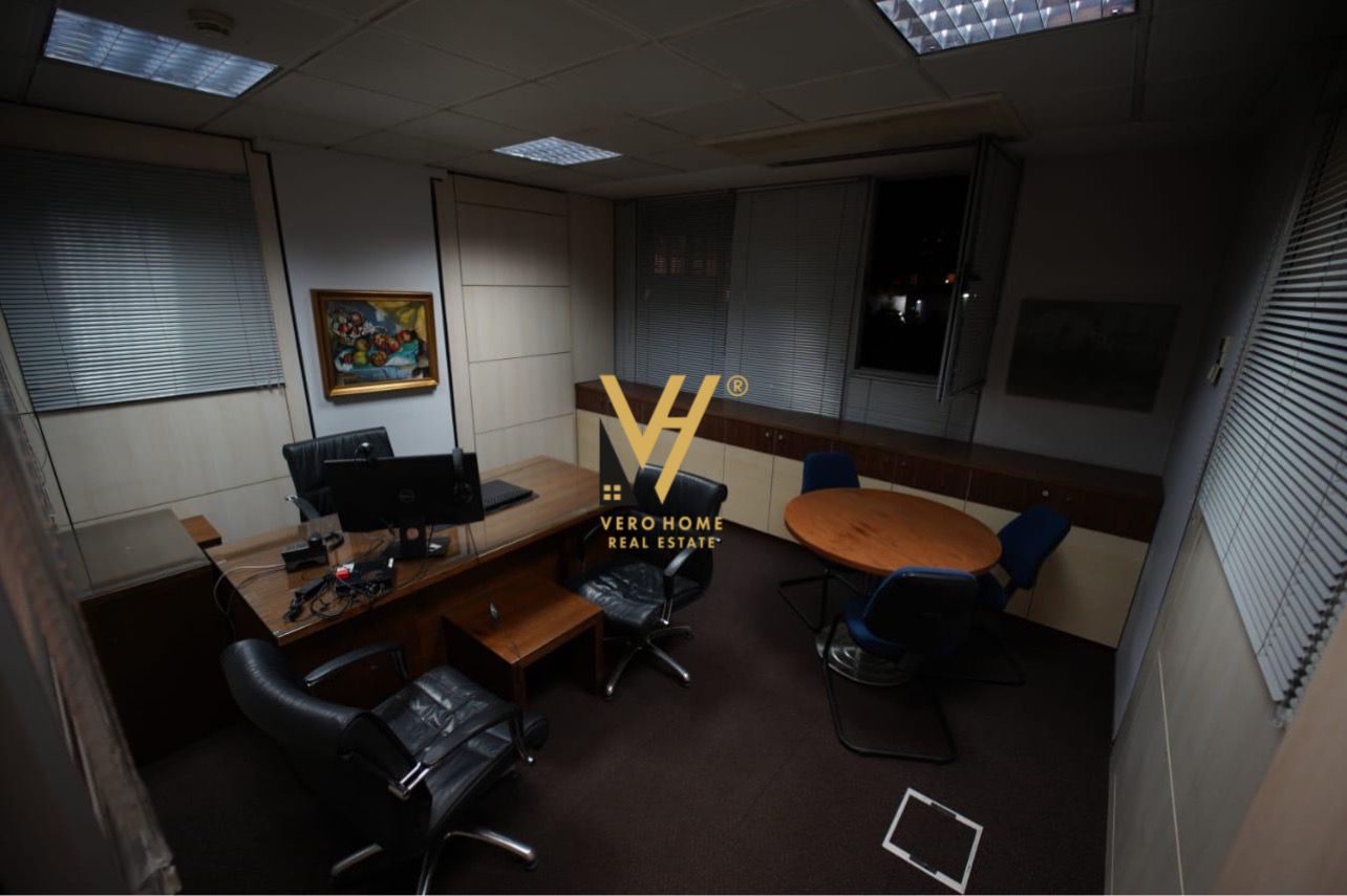 ZYRE 857 M2 ME QERA TE RRUGA E KAVAJES 12.000 EURO