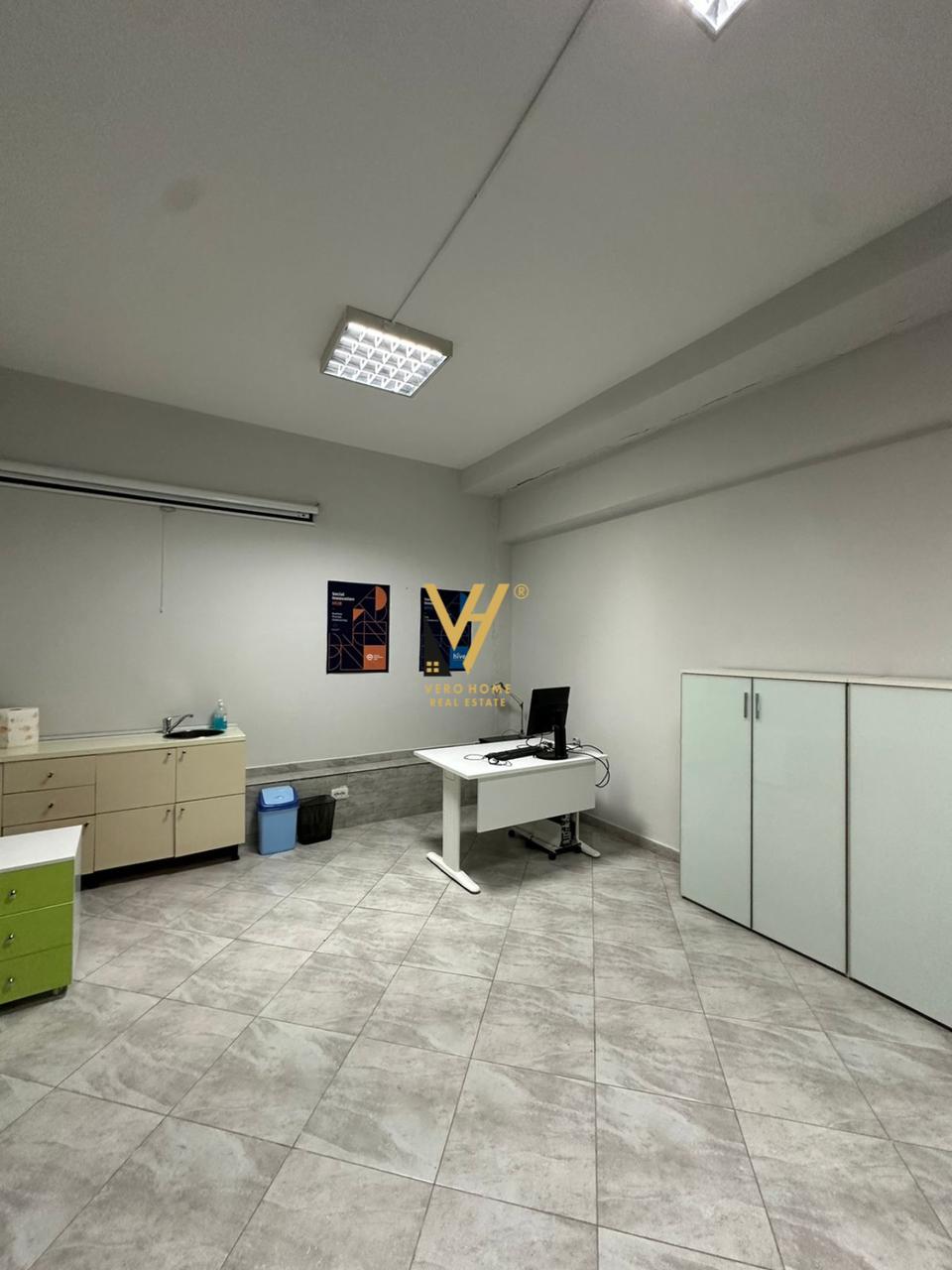 ZYRE 36 M2 ME QERA TEK JOENA TEK 21 DHJETORI 400 E