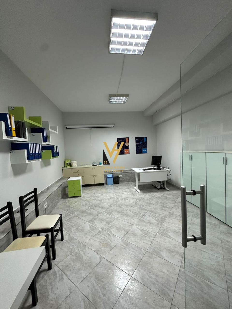 ZYRE 36 M2 ME QERA TEK JOENA TEK 21 DHJETORI 400 E