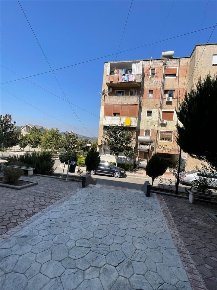 Apartament 2+1 80 m2 kati i 1 patos