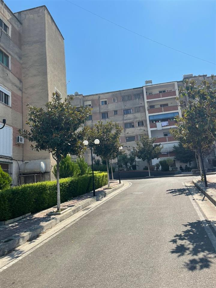 Apartament 2+1 80 m2 kati i 1 patos