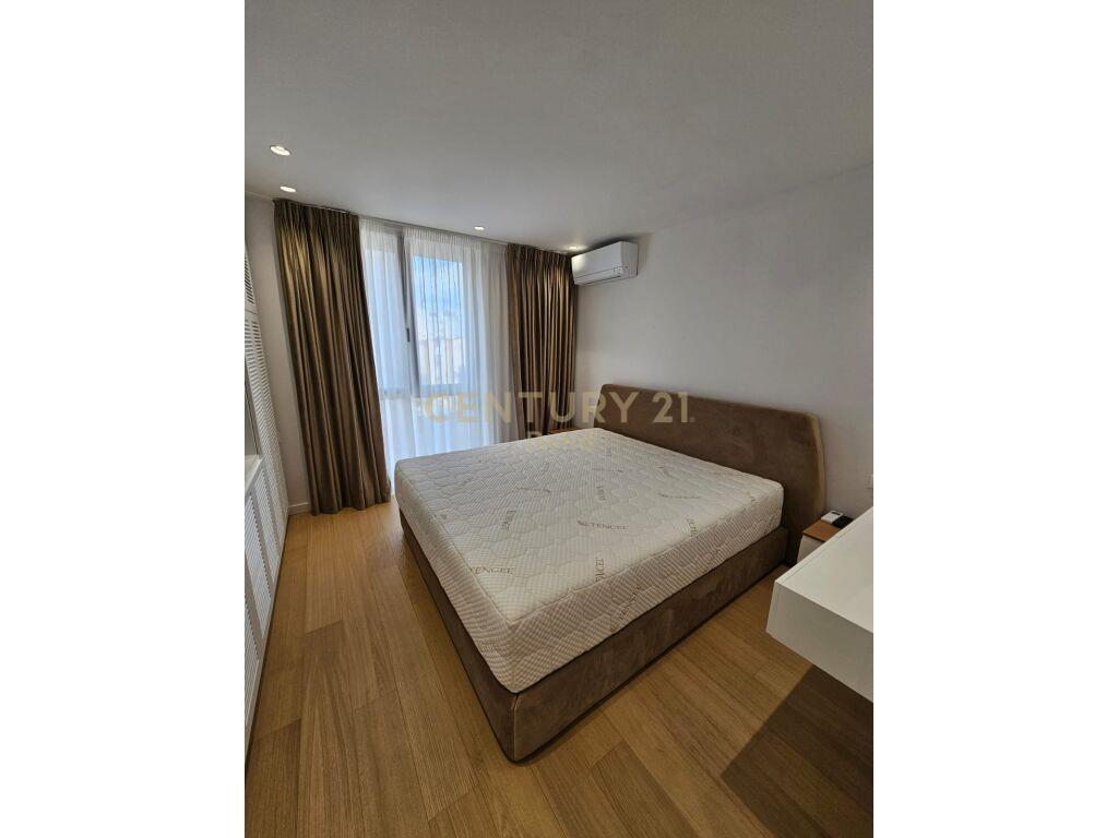 Apartament 2+1+2 me 2 Poste Parkimi per Qera te Shkolla e Ku