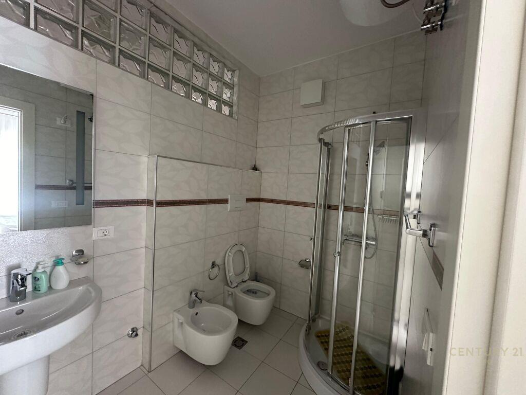 Qira | Apartament 2+1+2+Post Parkimi | Rruga e Kavajës