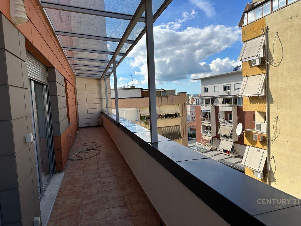 Qira | Apartament 2+1+2+Post Parkimi | Rruga e Kavajës
