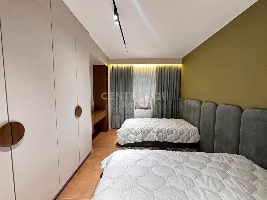 Qira | Apartament 2+1+2 | Qendra e Tiranës | 1300 €