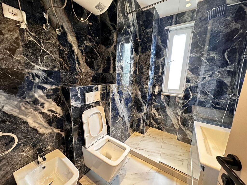 Qira | Apartament 2+1+2 | Qendra e Tiranës | 1300 €