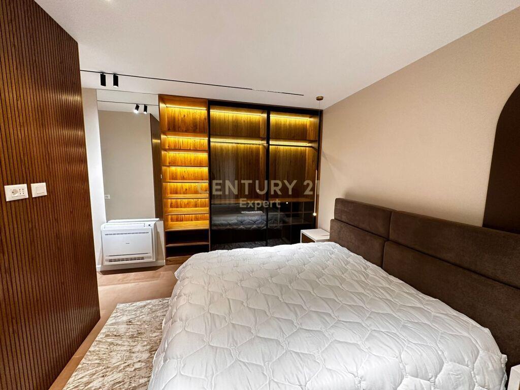 Qira | Apartament 2+1+2 | Qendra e Tiranës | 1300 €