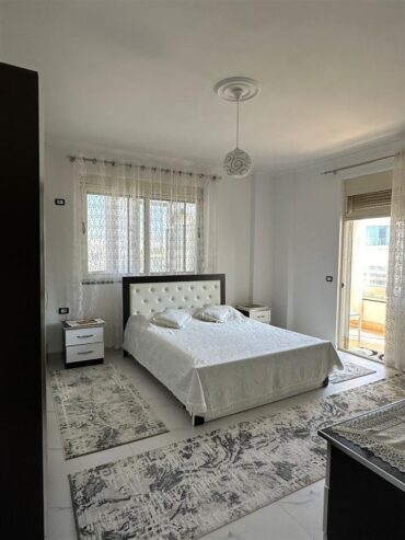 SHITET APARTAMENT 2+1 TEK HYRJA E DURRESIT!