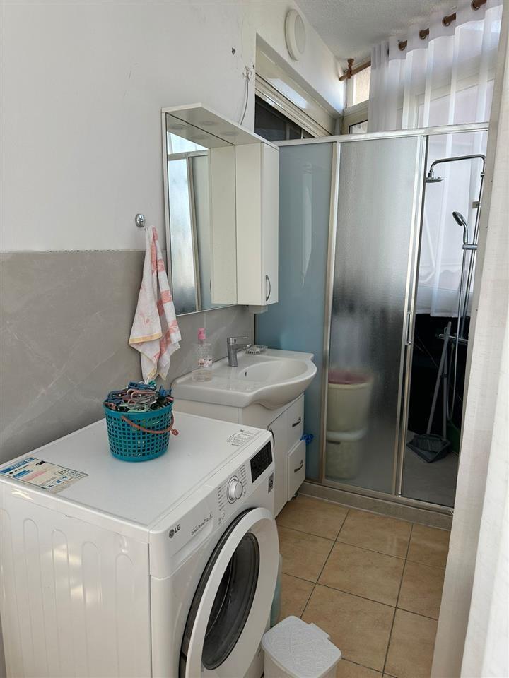 SHITET APARTAMENT 2+1 TEK HYRJA E DURRESIT!